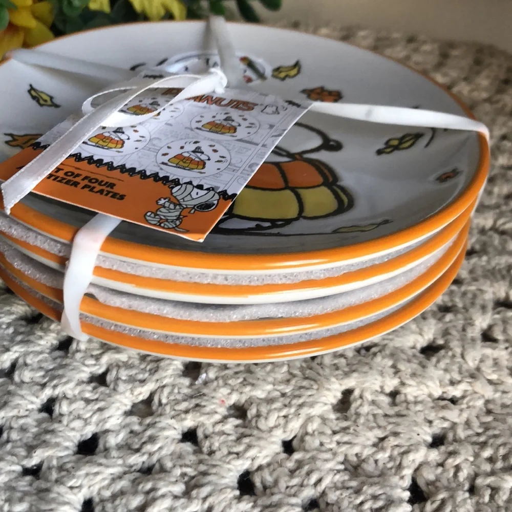 Snoopy Halloween APPETIZER Plates
